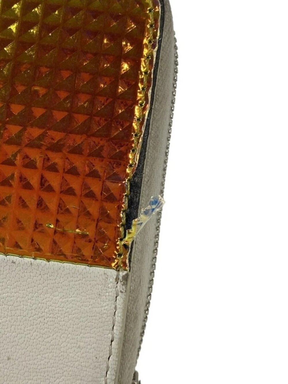 CELINE - Cream hologram Leather Bifold Wallet - Picture 7 of 11